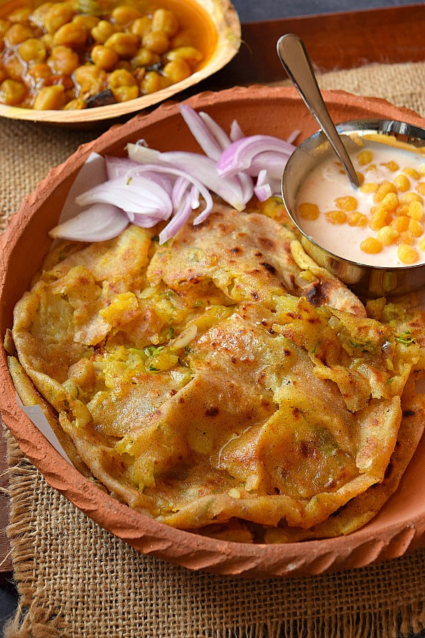 Kake Di Hatti Aloo Pyaaz Naan