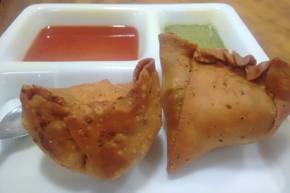Aloo Matar Samosa (2pc)