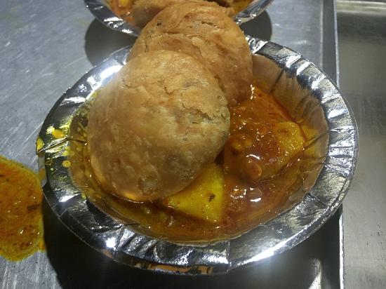 Matar Kachori (2 plates)